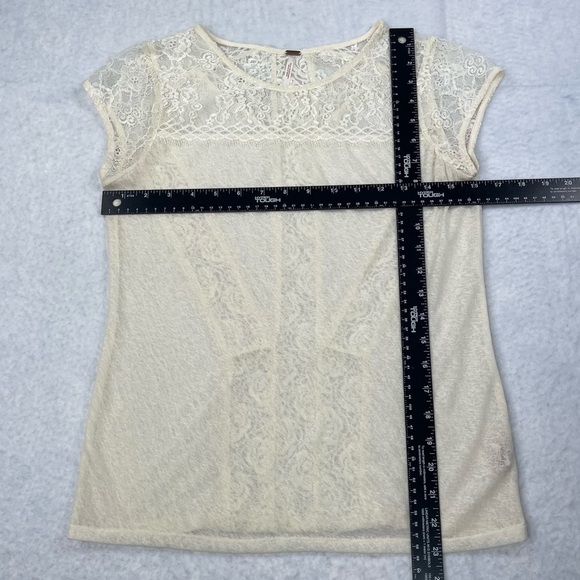 Free People Shirt Womens Small Ivory Cream Lace Blouse Short Cap Sleeves - Picture 4 of 9